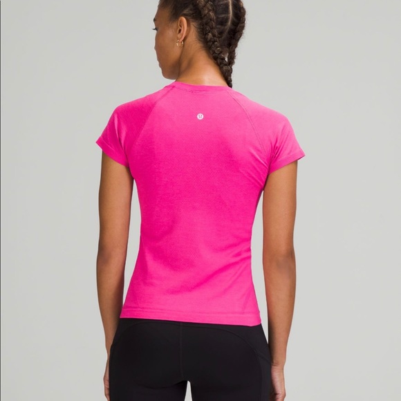 Lululemon SONIC PINK Swiftly Tech Short Sleeve 2.0 *Race Length - Picture 3 of 4